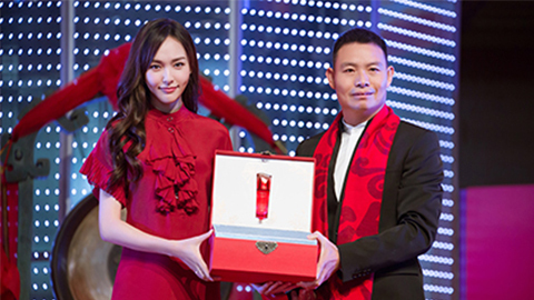 中国美正当红，，yaxin868A股上市，，，引领新时代